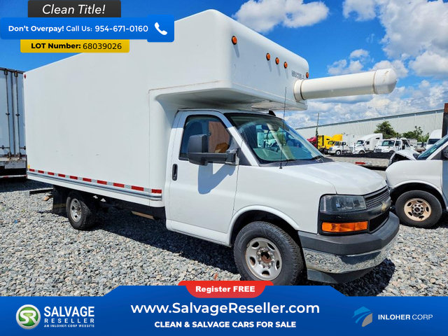 Used 2021 Chevrolet Express 3500 w/ Driver Convenience Package RWD image 5