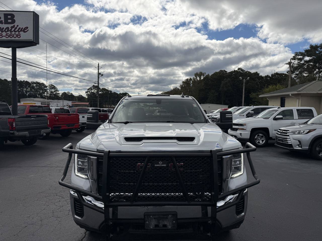 Used 2022 GMC Sierra 3500 Pro w/ Convenience Package AWD/4WD image 2