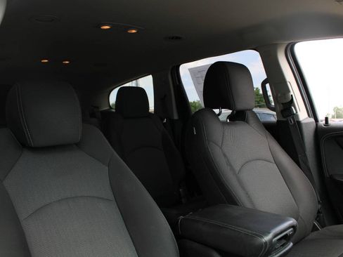 Used 2017 Chevrolet Traverse LT w/ Style and Technology Package AWD/4WD image 13