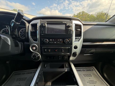 Used 2017 Nissan Titan SV AWD/4WD image 26