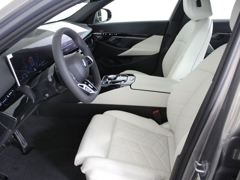 New 2026 BMW 530i xDrive w/ M Sport Package image 5