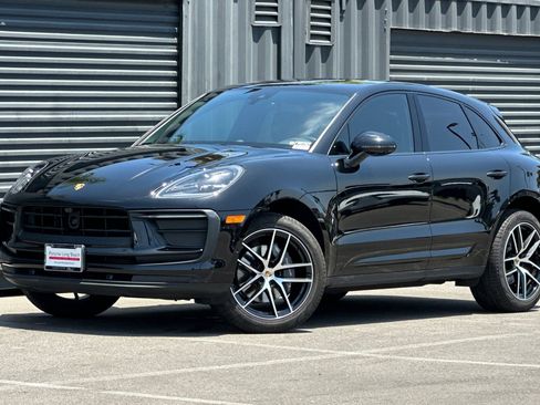 Certified 2023 Porsche Macan AWD/4WD image 1