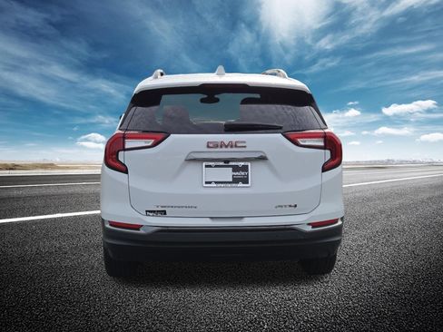Used 2024 GMC Terrain AT4 AWD/4WD image 16