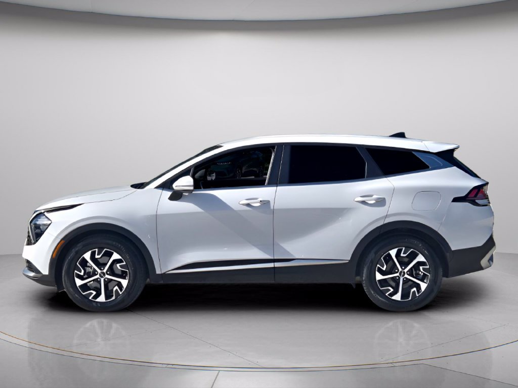Used 2023 Kia Sportage EX FWD image 3