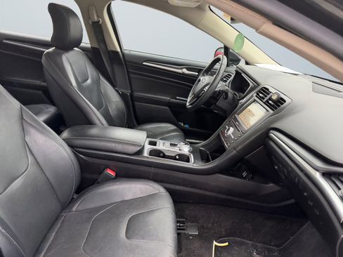 Used 2019 Ford Fusion Titanium image 17