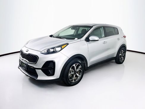 Used 2022 Kia Sportage LX image 3
