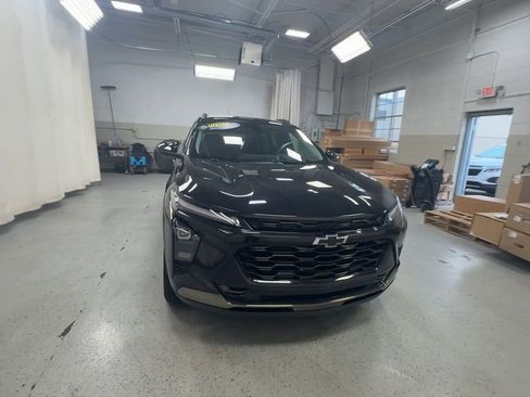 Certified 2024 Chevrolet Trax ACTIV w/ Driver Confidence Package FWD image 3