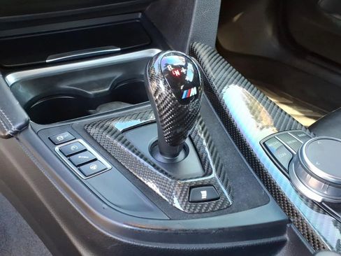 Used 2018 BMW M4 Coupe w/ Competition Package RWD image 17
