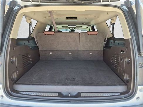 Used 2016 Chevrolet Suburban LTZ RWD image 6