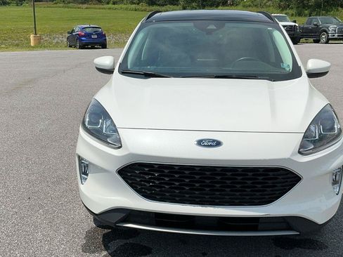Used 2022 Ford Escape SEL w/ Technology Package AWD/4WD image 3