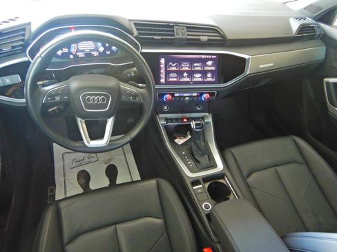 Used 2024 Audi Q3 2.0T Premium w/ Convenience Package AWD/4WD image 2