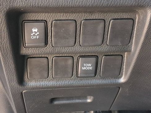 Used 2020 Nissan Pathfinder S AWD/4WD image 26