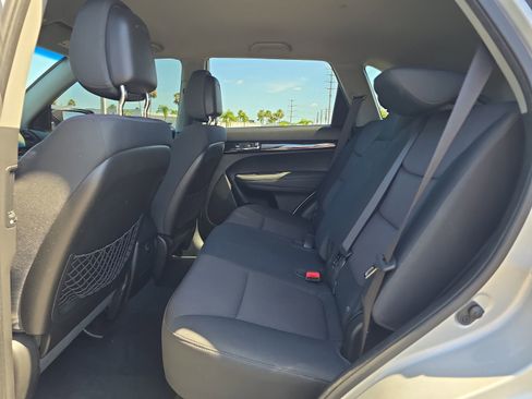 Used 2011 Kia Sorento 2WD w/ Convenience Pkg image 13