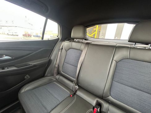 Used 2025 Buick Envista Preferred image 39