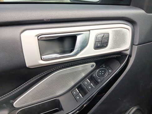 Used 2022 Ford Explorer ST w/ ST Street Pack image 26