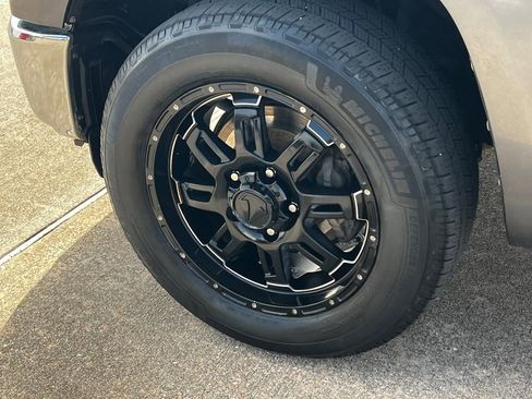 Used 2015 Toyota Tundra SR5 w/ SR5 Upgrade Package image 77