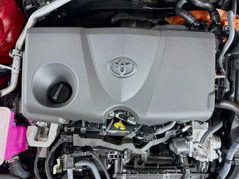 Used 2025 Toyota RAV4 LE image 32