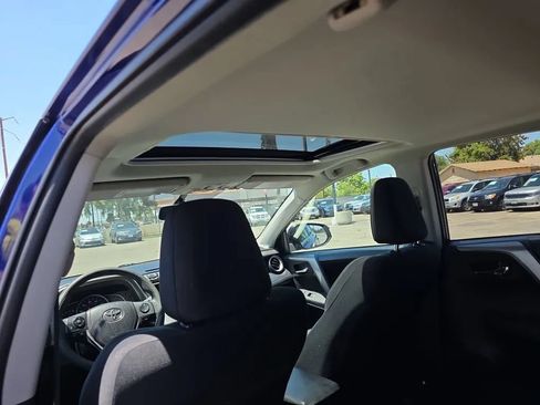 Used 2014 Toyota RAV4 XLE w/ Preferred Accessory Package FWD image 21