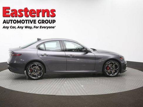 Used 2024 Alfa Romeo Giulia Veloce AWD/4WD image 44