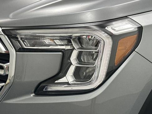 Used 2024 GMC Terrain SLT AWD/4WD image 22