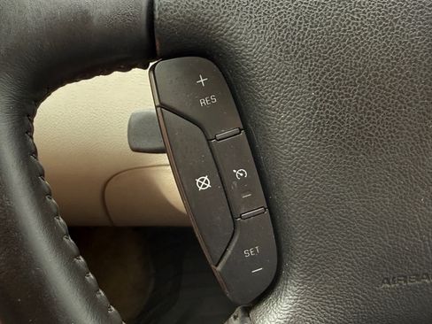 Used 2011 Chevrolet Impala LT FWD image 15