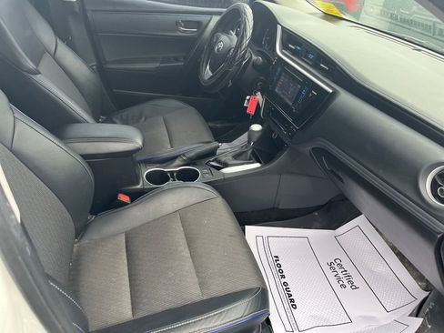 Used 2017 Toyota Corolla SE image 25