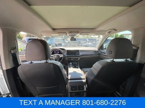 Used 2025 Volkswagen Atlas SEL AWD/4WD image 38