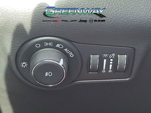 New 2026 Jeep Compass Latitude image 22