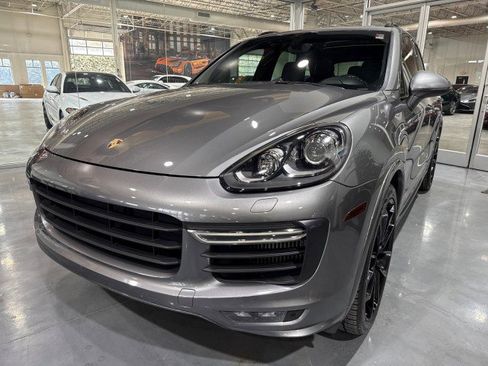 Used 2017 Porsche Cayenne GTS w/ Premium Package image 20