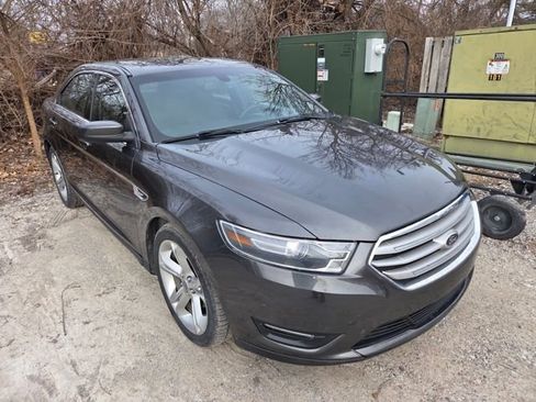 Used 2015 Ford Taurus SEL w/ Equipment Group 201A image 3