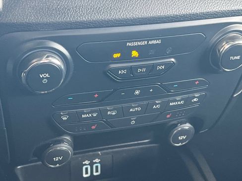 Used 2019 Ford Ranger XLT w/ Equipment Group 302A Luxury AWD/4WD image 17
