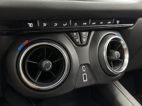 Used 2023 Chevrolet Blazer LT image 16