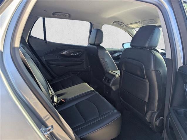 Used 2024 GMC Terrain SLT AWD/4WD image 18