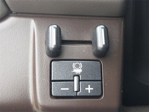 Used 2020 GMC Yukon Denali w/ Open Road Package image 23