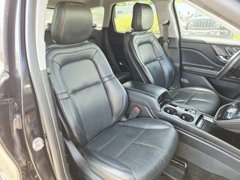 Used 2020 Lincoln Corsair AWD w/ Premium Package image 16