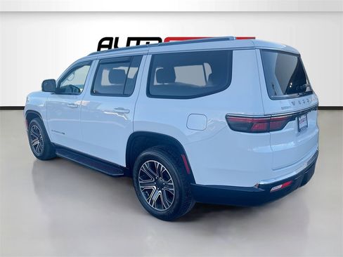 Used 2024 Jeep Wagoneer 4WD w/ Premium Group I image 5