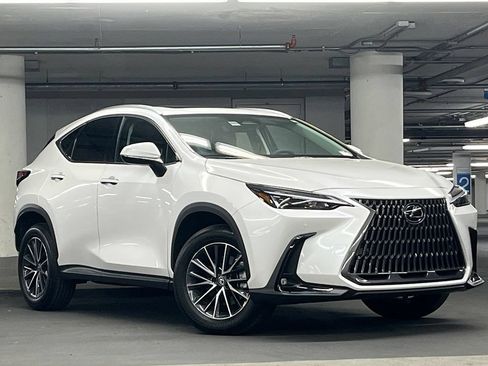 Used 2025 Lexus NX 250 FWD w/ Premium Package image 2