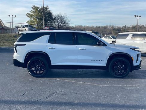 New 2026 Chevrolet Traverse RS image 8
