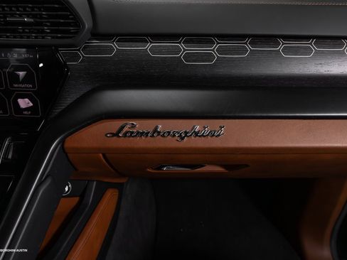 Used 2021 Lamborghini Urus image 50