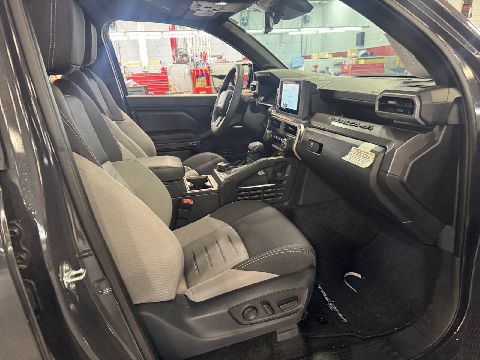 Certified 2026 Toyota Tacoma TRD Off-Road w/ TRD Off Road Upgrade Package AWD/4WD image 19
