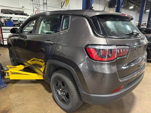 Used 2019 Jeep Compass Sport FWD image 3