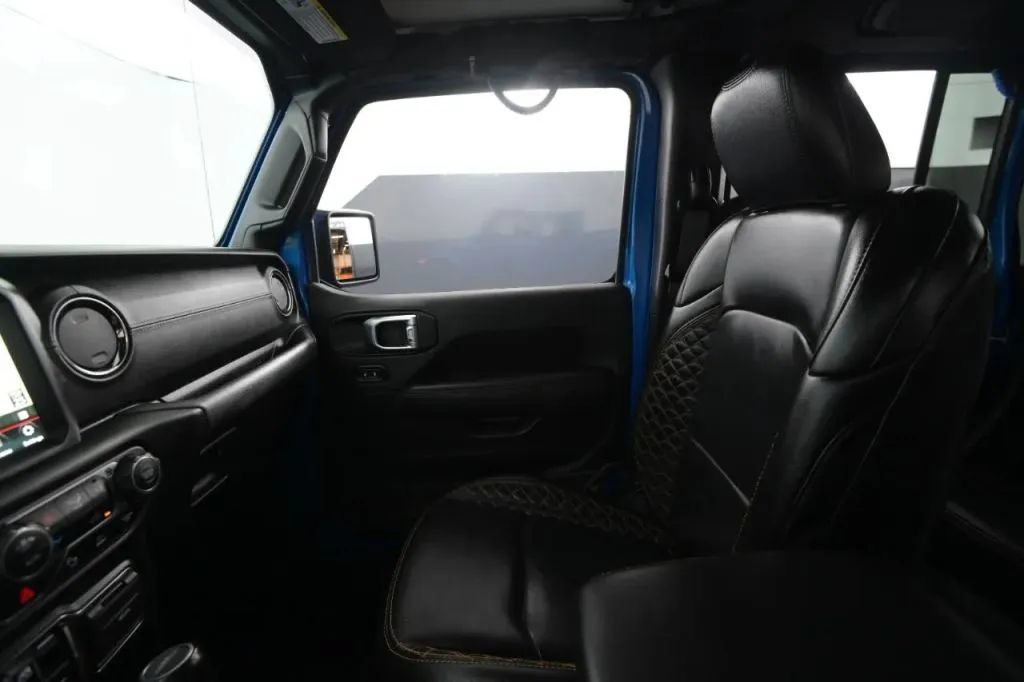 Used 2023 Jeep Gladiator Overland AWD/4WD image 30