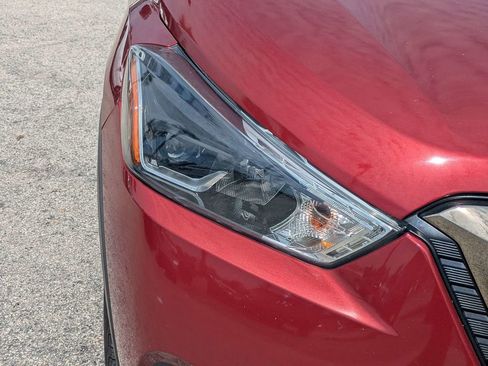 Used 2020 Nissan Kicks SR w/ SR Premium Package FWD image 9