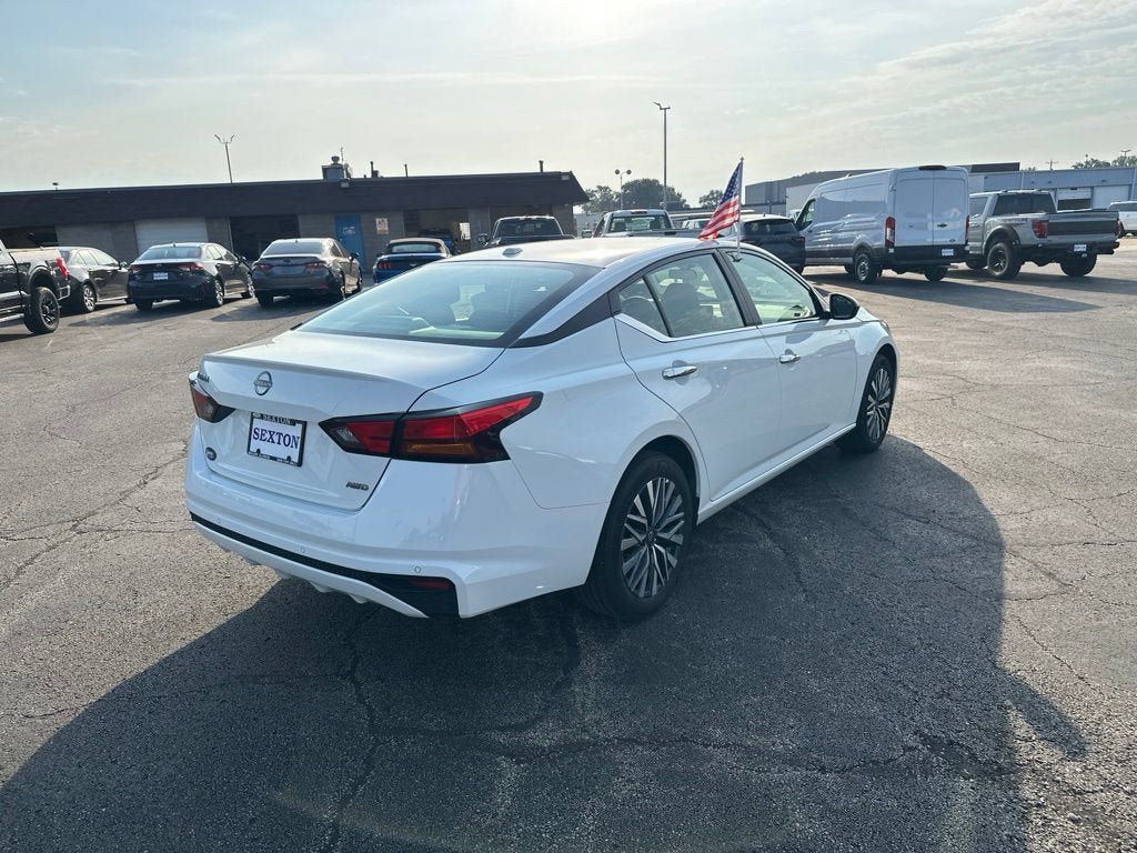 Used 2025 Nissan Altima 2.5 SV AWD/4WD image 5