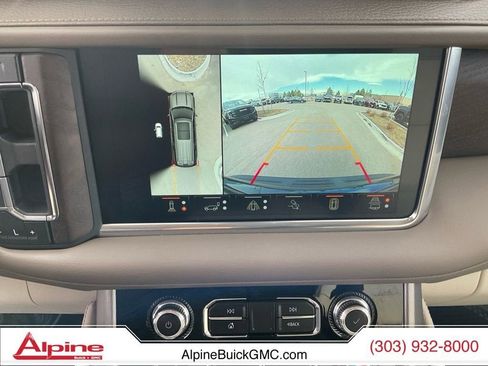 Used 2023 GMC Yukon Denali w/ Advanced Technology Package image 18