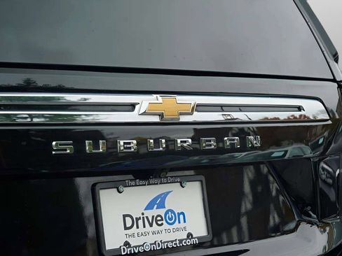 Used 2024 Chevrolet Suburban Premier image 24