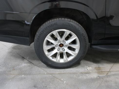 Used 2024 Chevrolet Suburban Premier AWD/4WD image 39