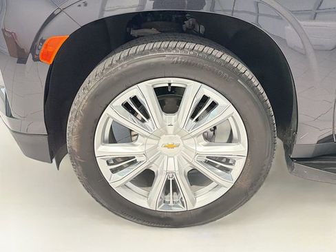 Used 2024 Chevrolet Suburban High Country image 30
