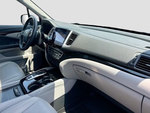Used 2016 Honda Pilot Touring image 38