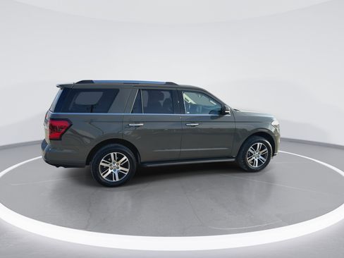 Used 2024 Ford Expedition Limited image 9